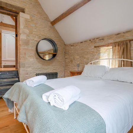 Middle Barn Villa Dyrham Exterior photo
